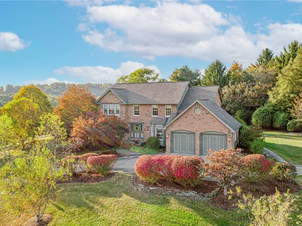 5602 Fox Chase Dr, Murrysville, PA 15632