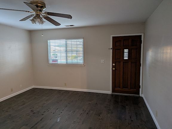 4th image of 964 Sally St