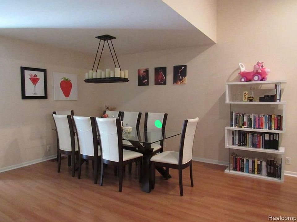 1st image of 3112 Lindenwood Dr #64