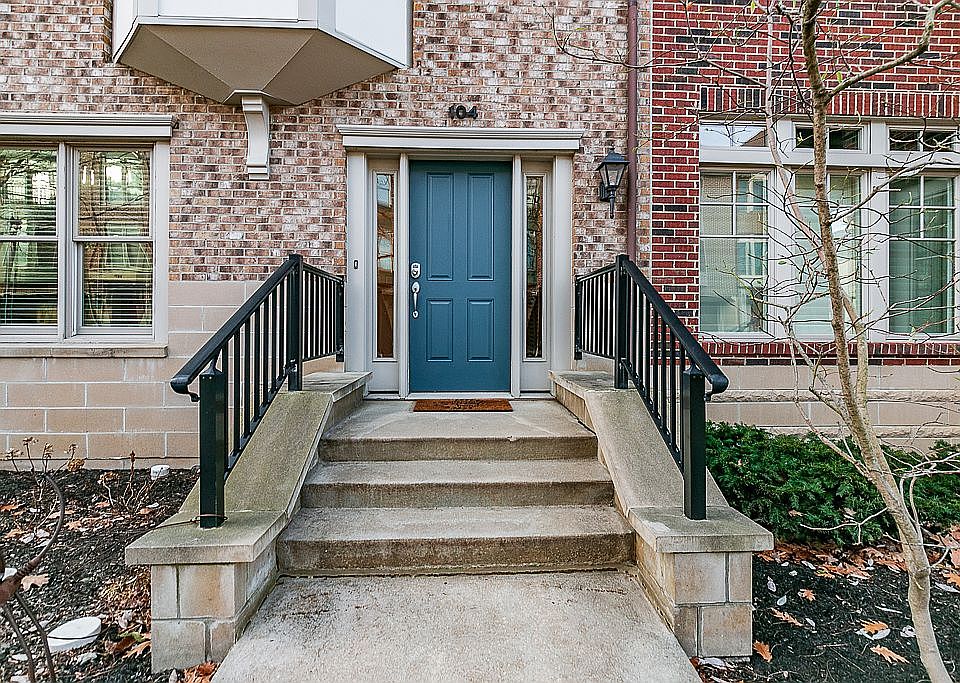 1st image of 104 Vine St #21