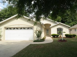 11515 Lake Dr, Leesburg, FL 34788