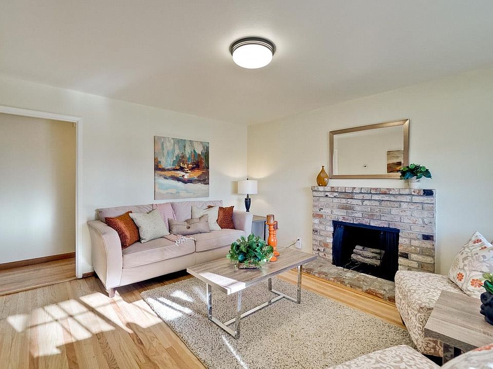 2nd image of 1639 Melody Ln