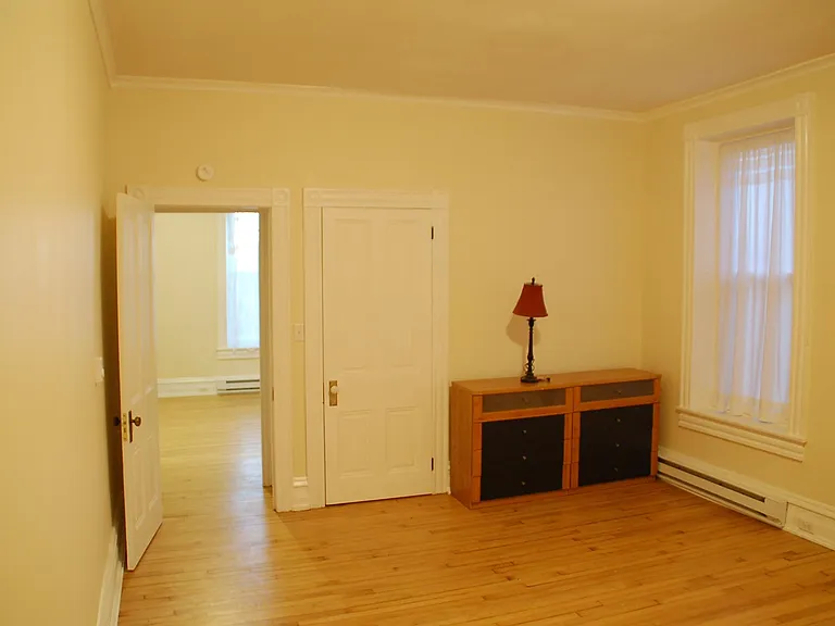 618 N 3rd St #2R — Photo 8