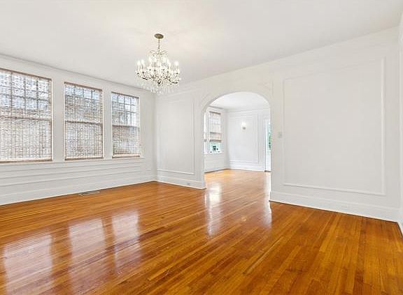 4th image of 2701 Octavia St