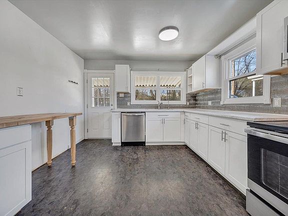5th image of 2672 Violet Ln