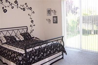 5th image of 943 Ann Marie Ct