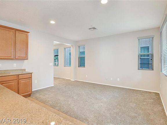 3rd image of 7641 Jasmine Falls Dr