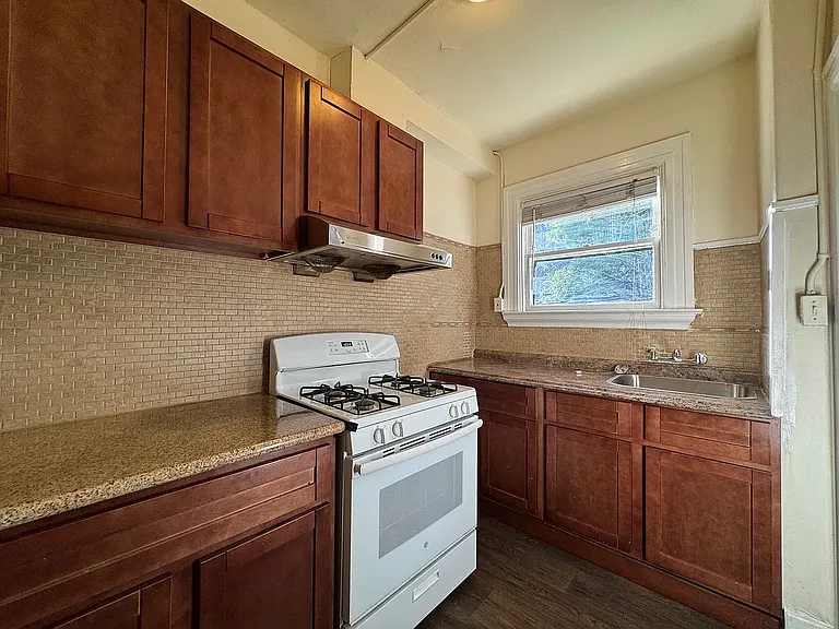2306 Waverly St — Photo 27