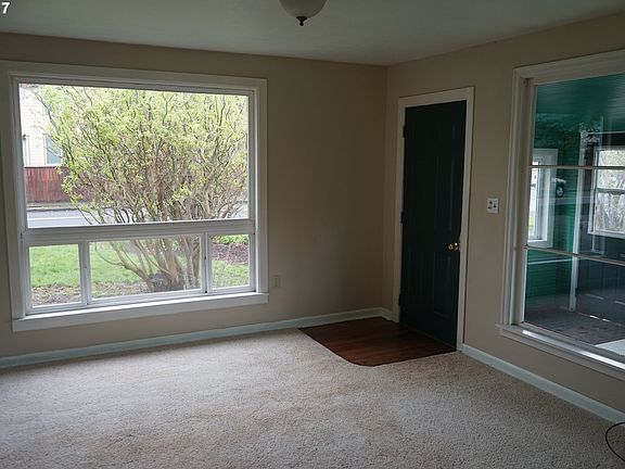 5th image of 3504 NE 44th St