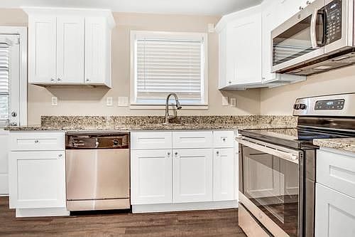 5th image of 2330 Dorsey Ave