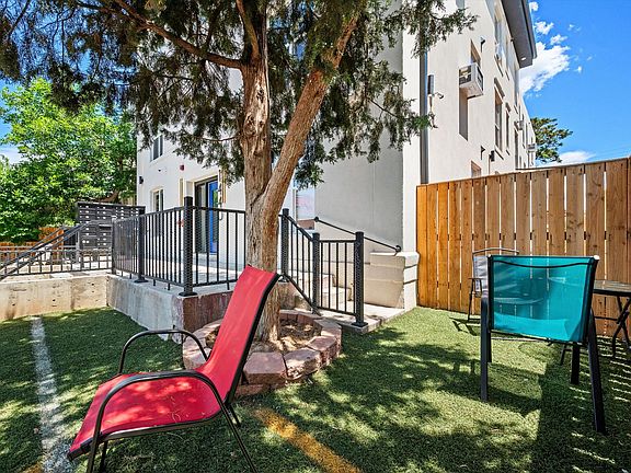3rd image of 1440 N Clarkson St #103