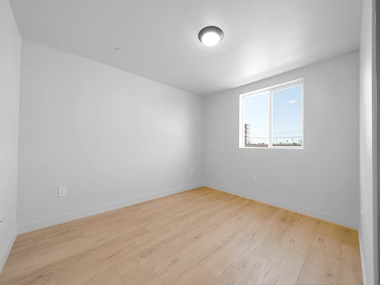 236 1/2 W 84th Pl #A — Photo 8