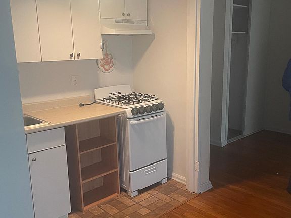 2nd image of 420 Fairview Ave APT 4E
