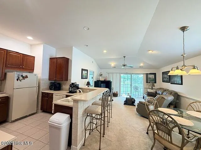 3 bed, 2.0 bath, 1402 sqft, $1,750 — Photo 4