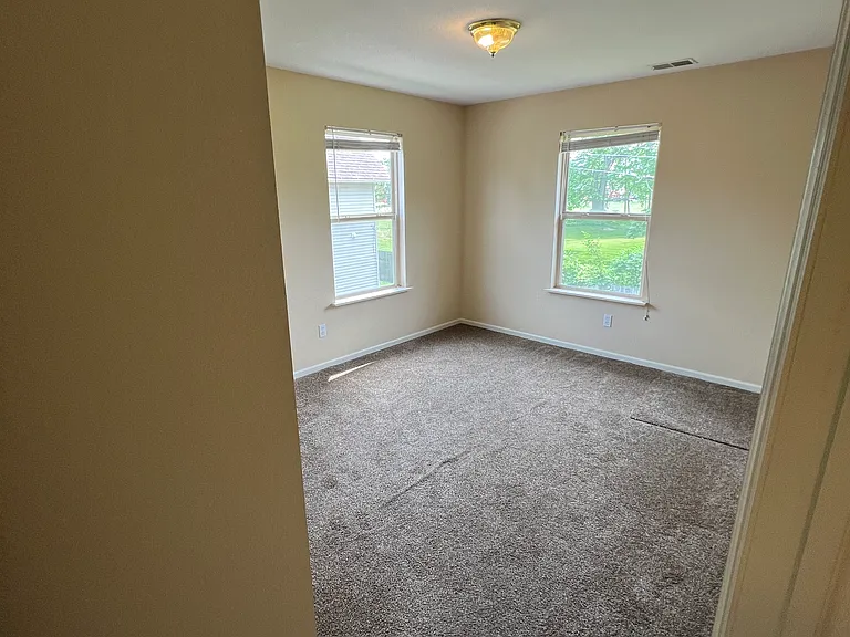 918 E Front St #D — Photo 8