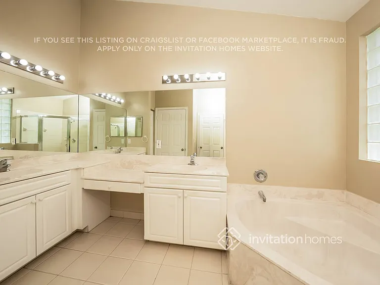 9496 Lago Dr — Photo 8