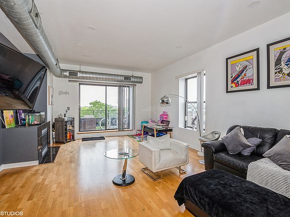 5th image of 4537 S Drexel Blvd #P-51