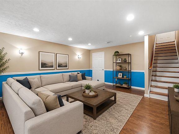 5th image of 2608 King George St