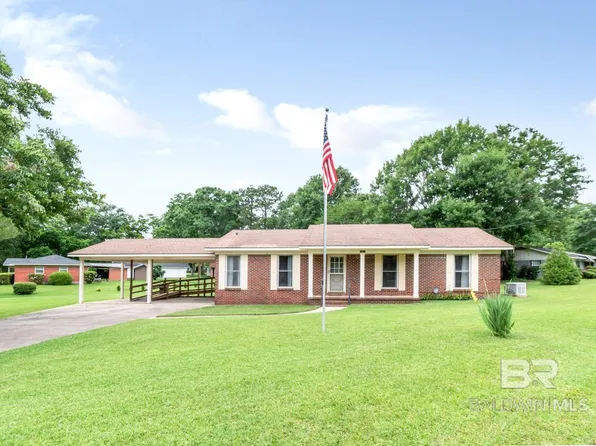 10630 Hillcrest Dr E, Grand Bay, AL 36541