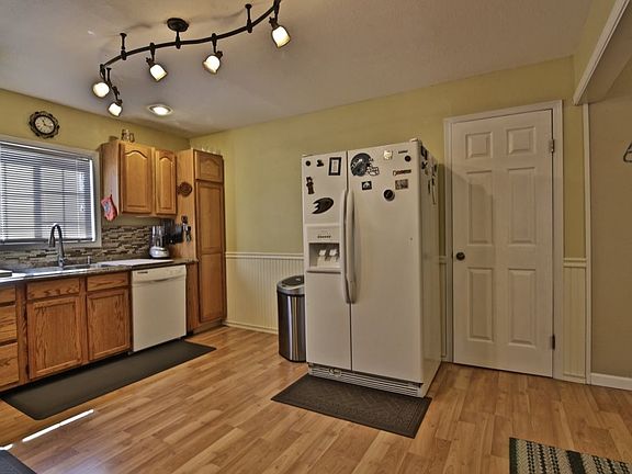 5th image of 8504 E Knox Ave