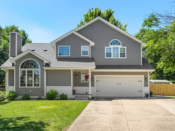 12374 Wellington Ridge Dr, Clive, IA 50325