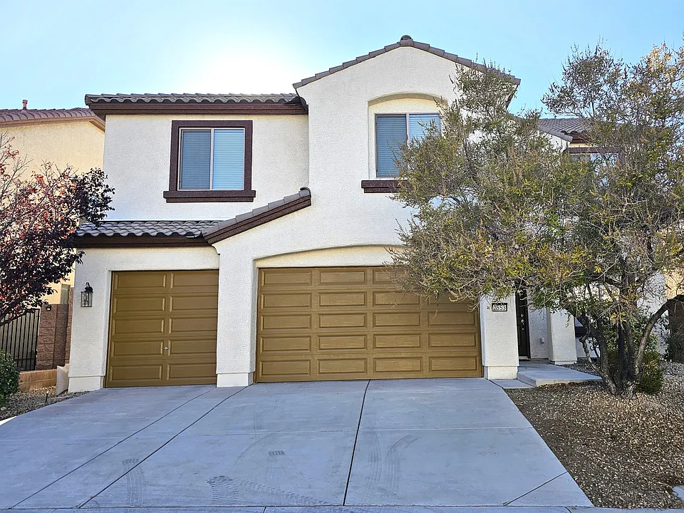 2553 Chateau Clermont St