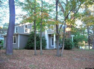 7 Ford Rd, Troy, NY 12180