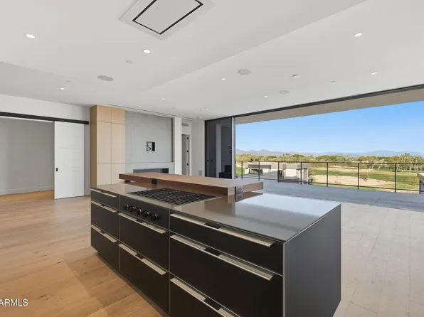 4849 N Camelback Rdg Drive #B302, Scottsdale, AZ 85251