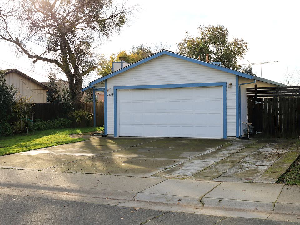 1st image of 2432 Yreka Ave