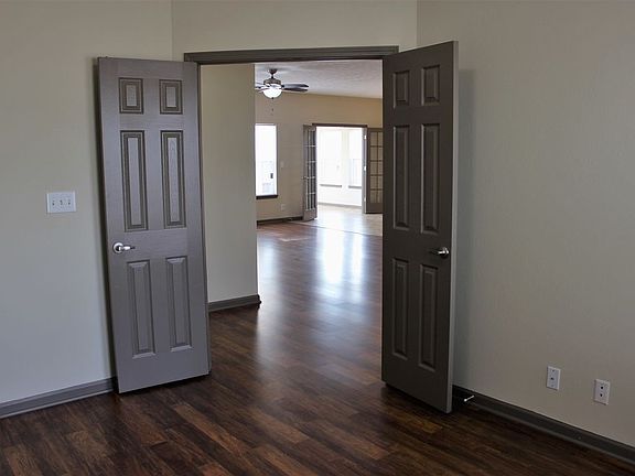 3rd image of 5358 Wilmington Cir