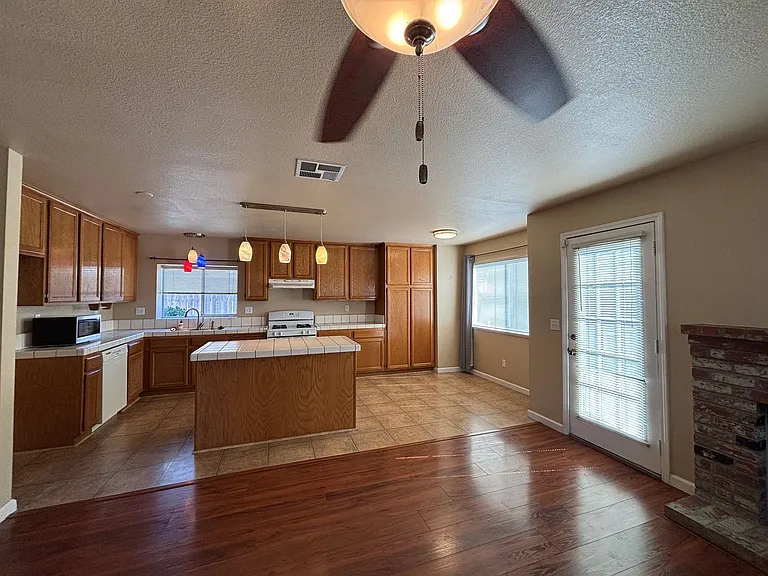 107 Mills Rd — Photo 12