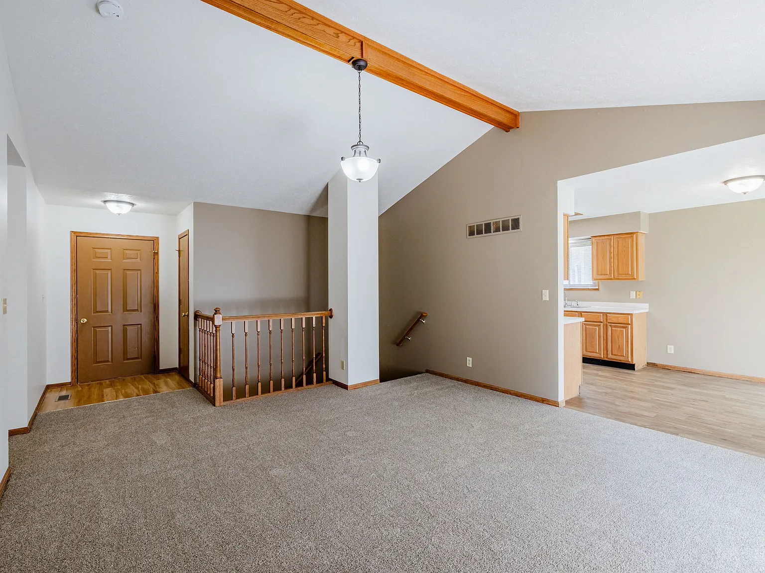 3 bed, 2232 sqft, $1,999 — Photo 1