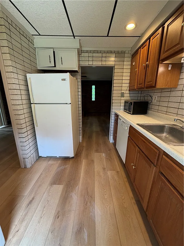 3 bed, $1,145 — Photo 3