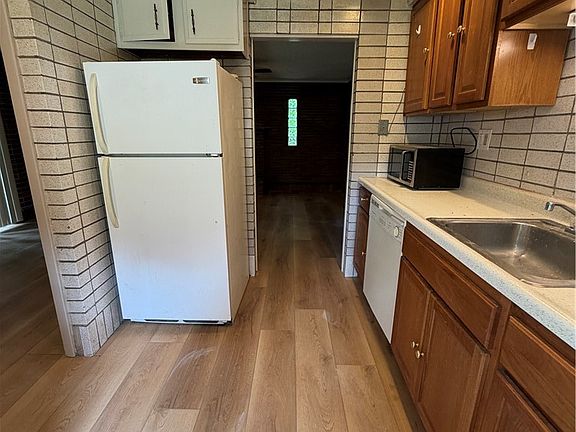 3rd image of 735 Athalia St #1