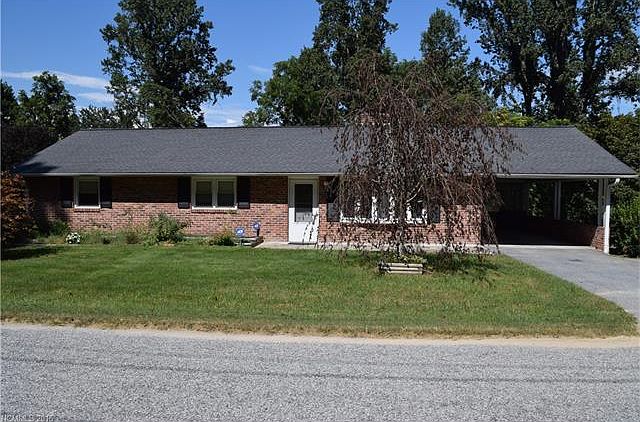 1st image of 1970 Cambridge Dr