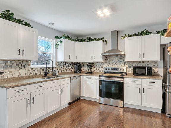 4th image of 110 W Lindsay Dr