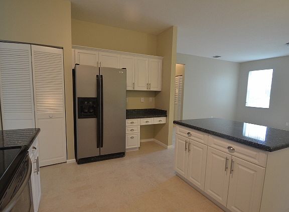 5th image of 12268 Glenmore Dr