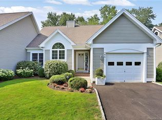 44 Carrie Cir #44, Fairfield, CT 06432