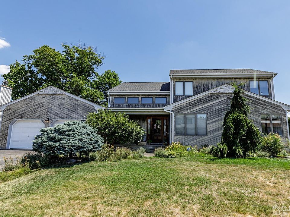 1st image of 419 Arlington Ave