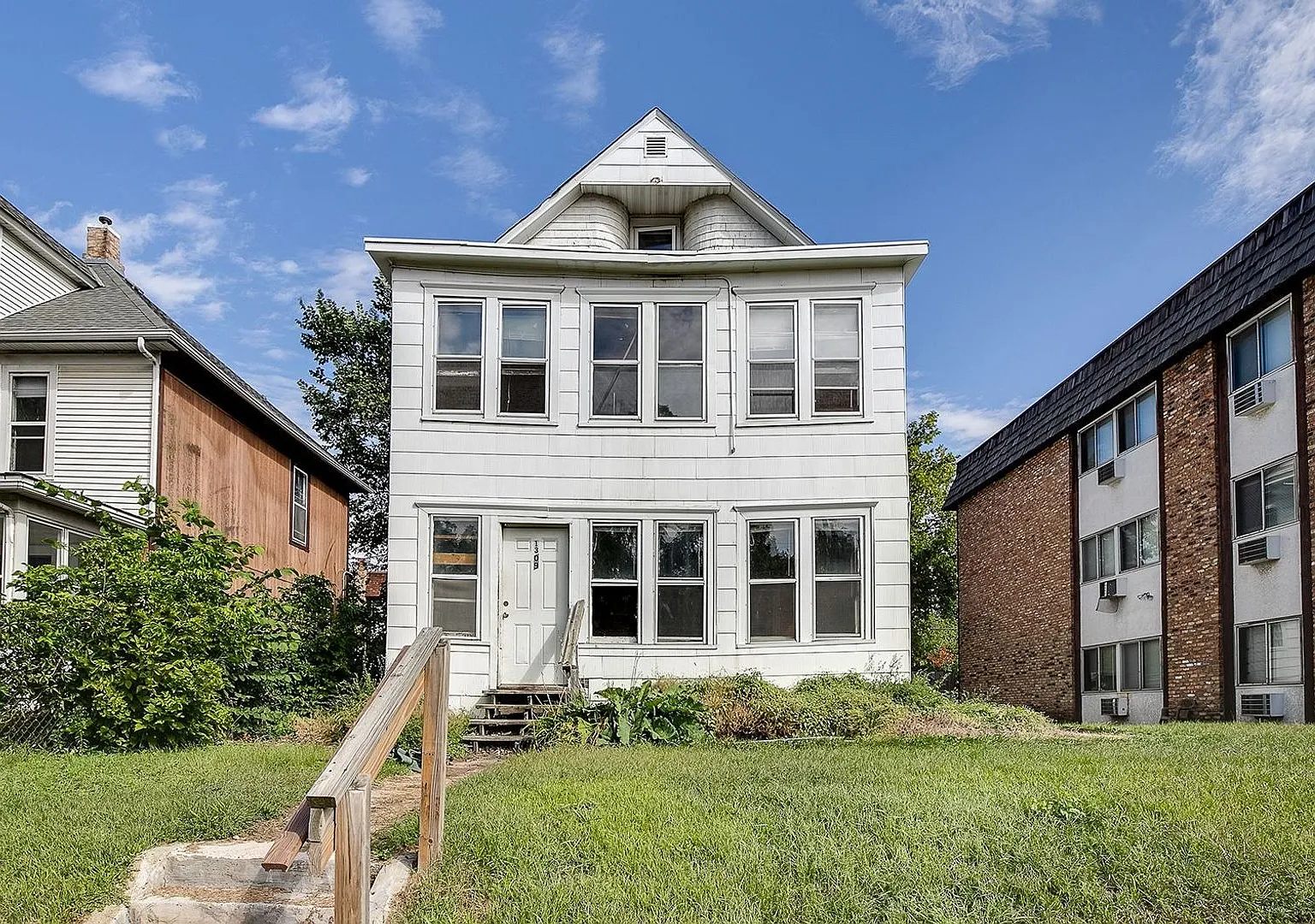 1309-HEN — Photo 1