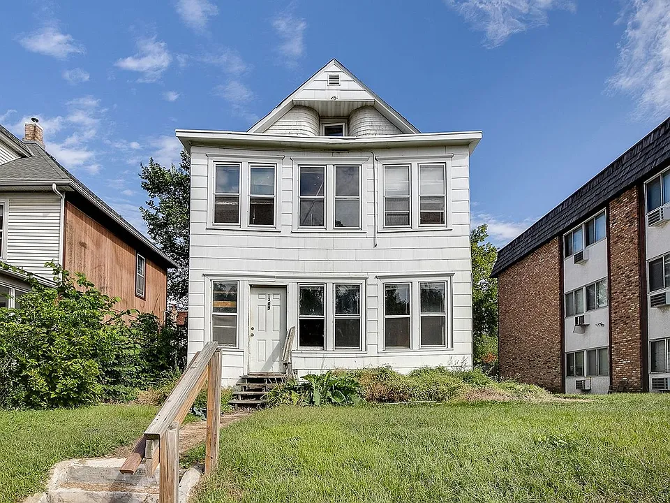 1309 E Hennepin Ave