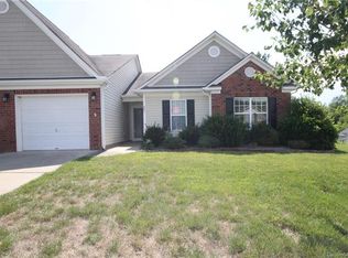 221 Woodbridge Cir, Mount Holly, NC 28120