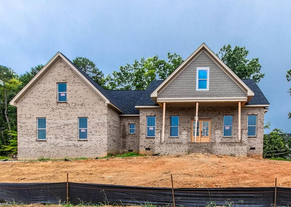 1st image of 2921 Reginas Way