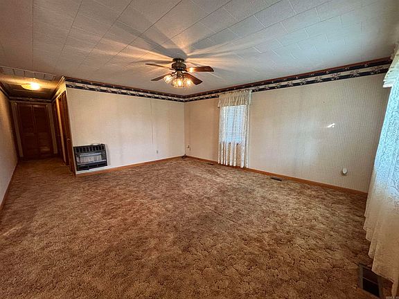 5th image of 310 E Elm St