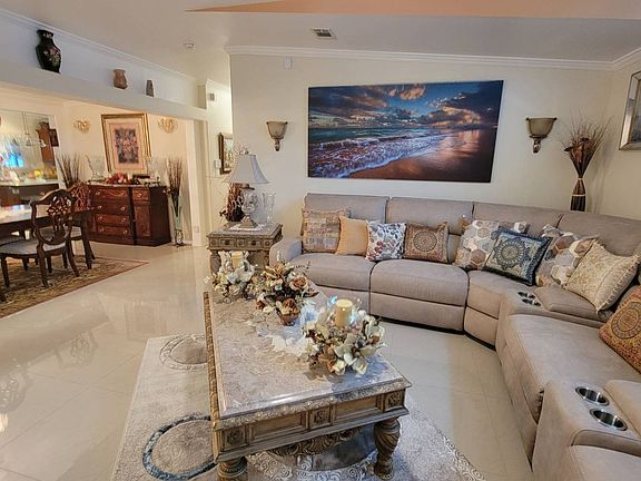 4th image of 1825 Torrey Pines Ct