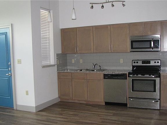 4th image of 1124 Galveston Ave Ste C