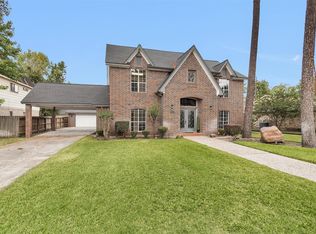6710 Blue Hills Rd, Houston, TX 77069