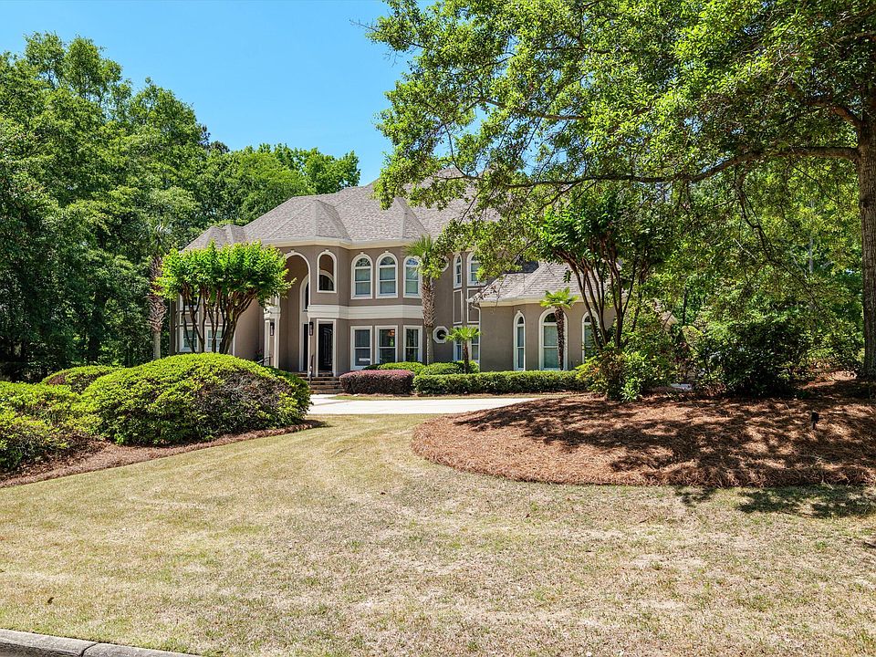 2nd image of 4 Winged Foot Drive