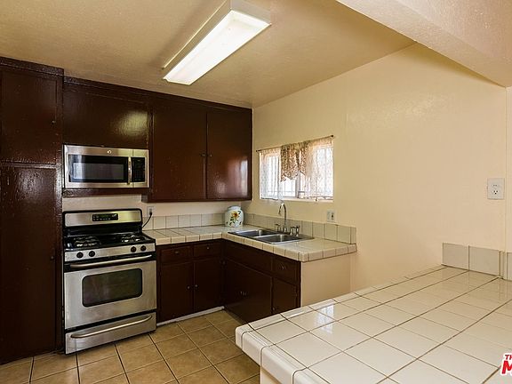 4th image of 509 E Buckthorn St