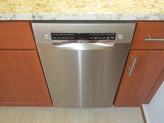 18" Bosch dishwasher